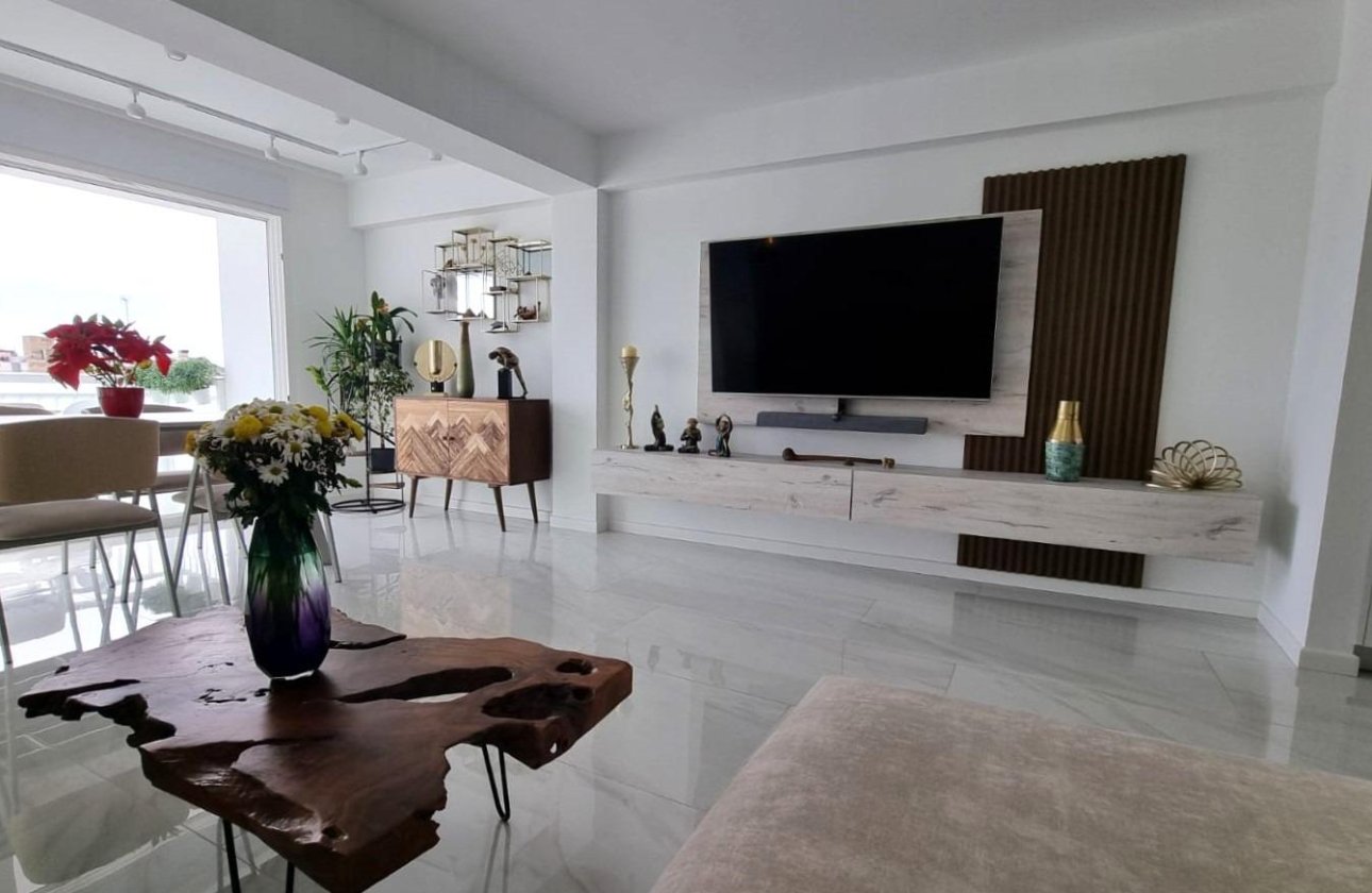 Resale - Apartment -
Torrevieja - Centro