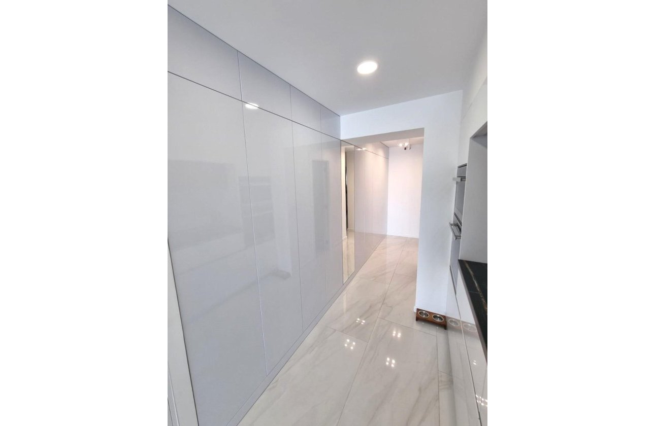Resale - Apartment -
Torrevieja - Centro