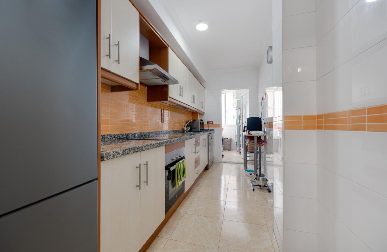 Resale - Apartment -
Torrevieja - Centro