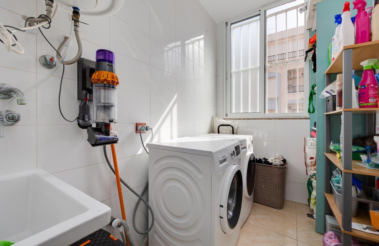 Resale - Apartment -
Torrevieja - Centro