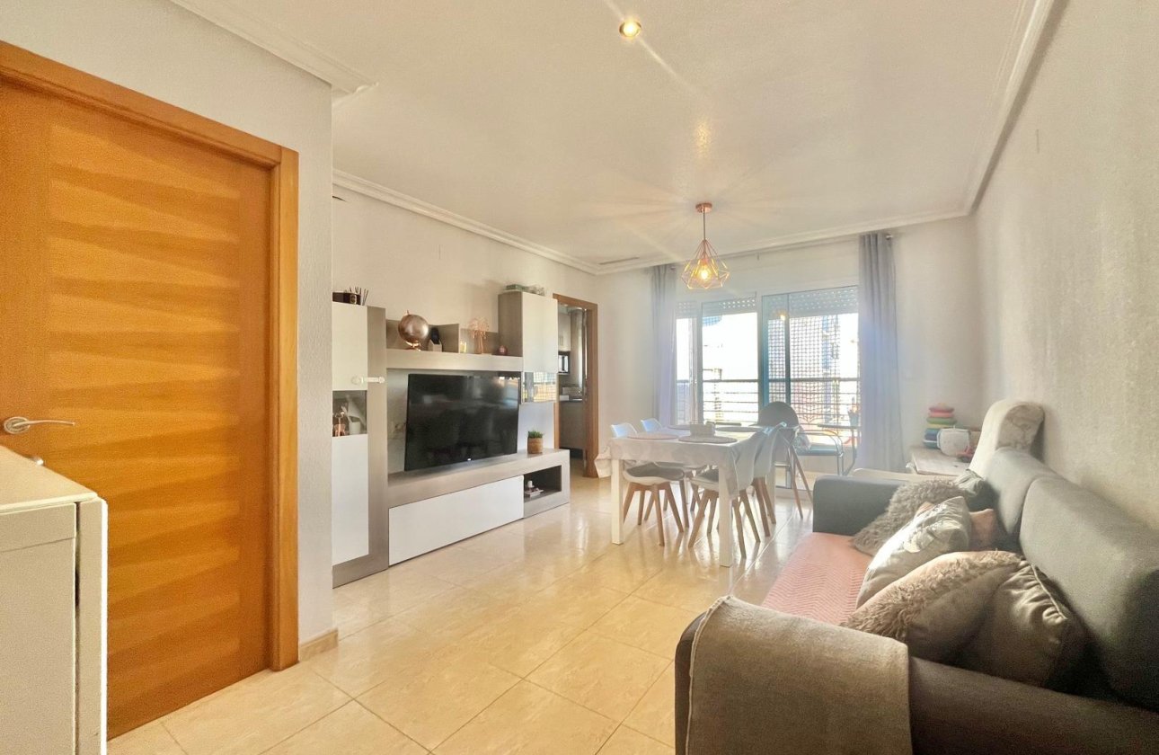 Resale - Apartment -
Torrevieja - Centro