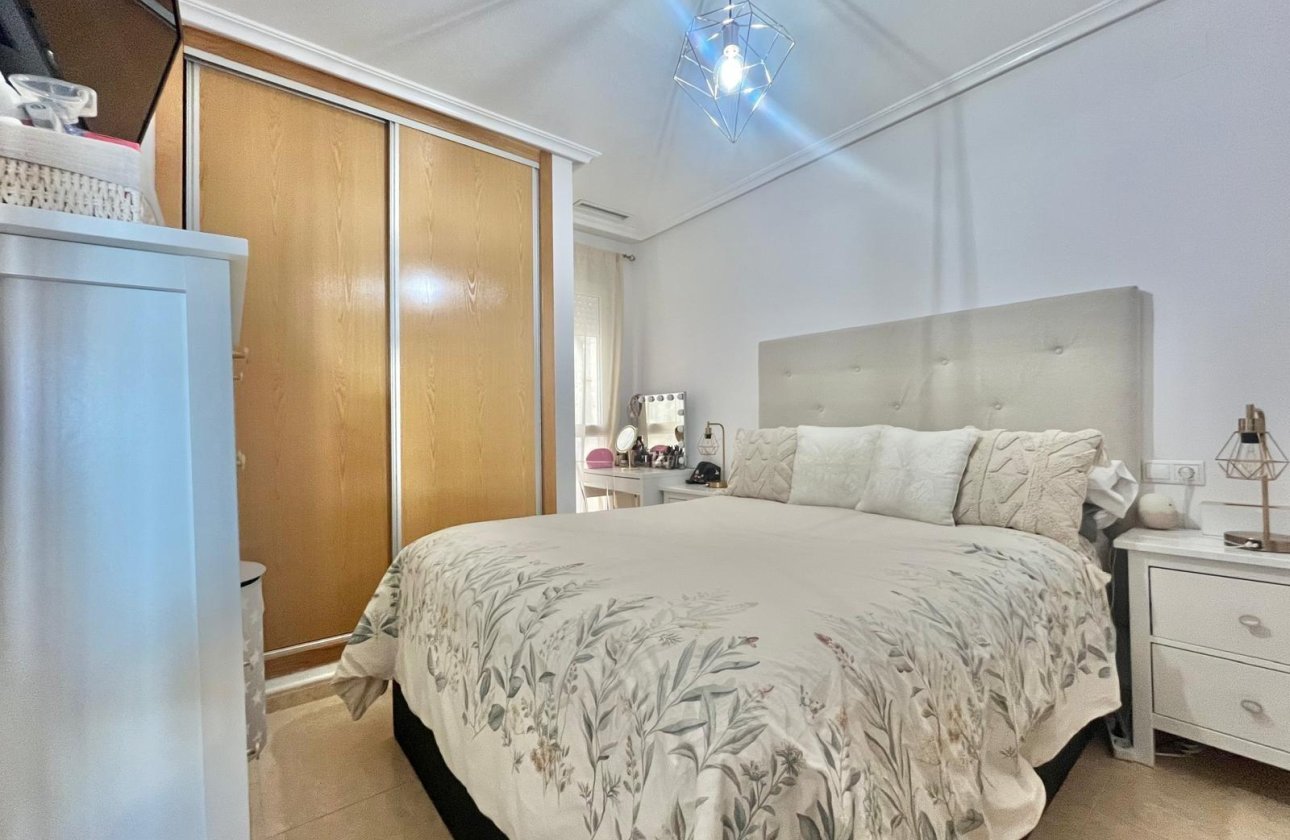 Resale - Apartment -
Torrevieja - Centro