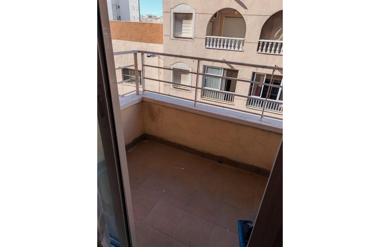 Resale - Apartment -
Torrevieja - Centro