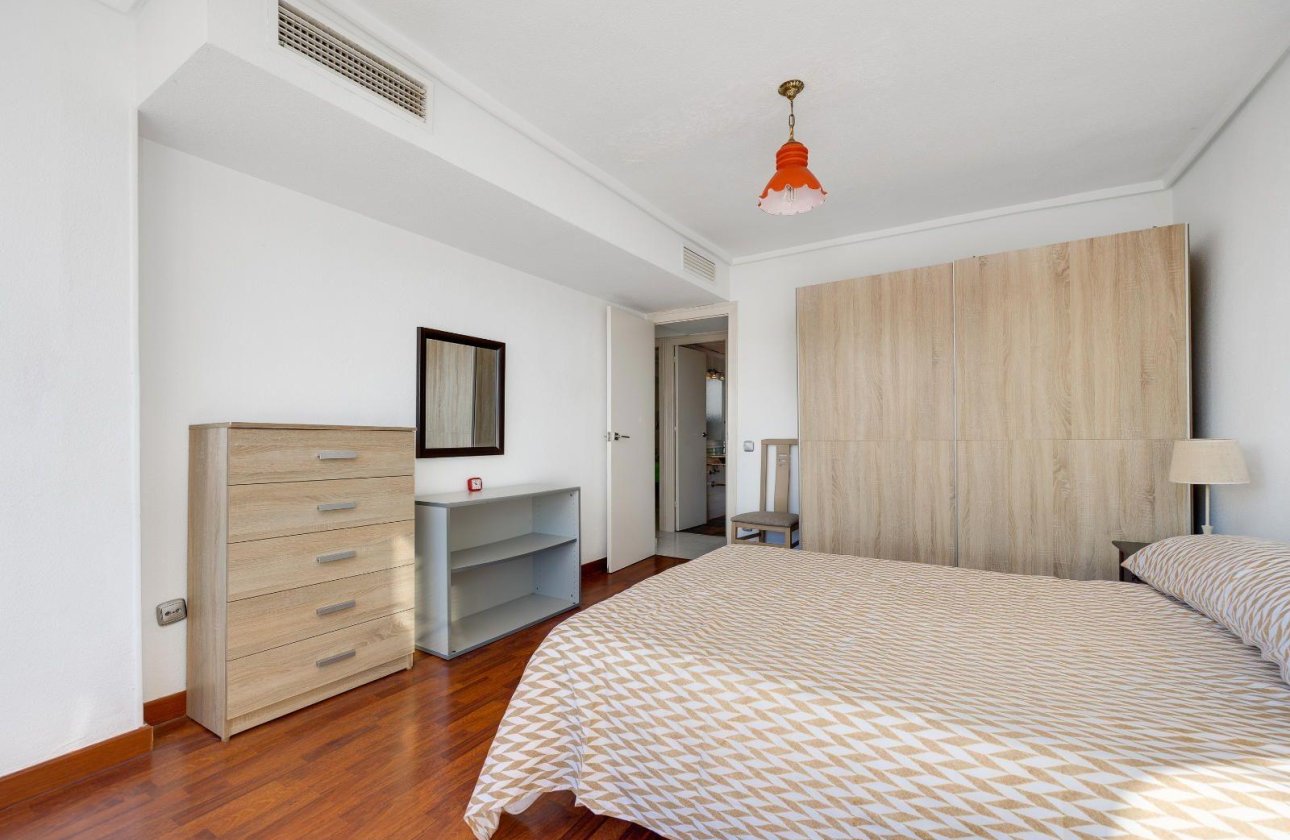 Resale - Apartment -
Torrevieja - Centro