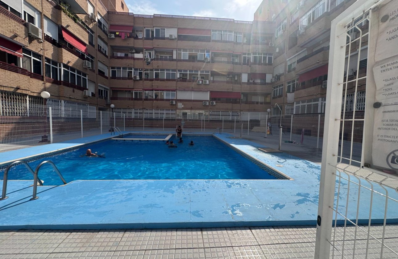 Resale - Apartment -
Torrevieja - Centro
