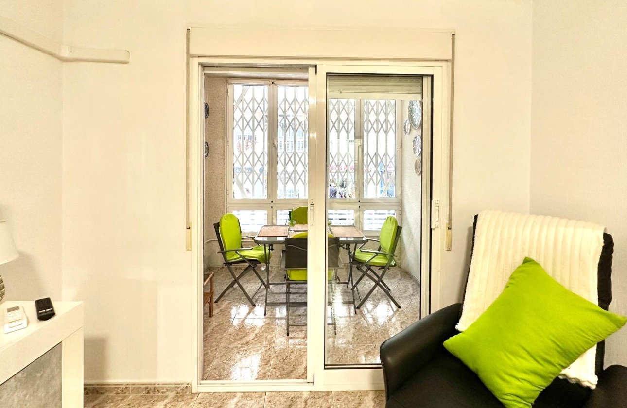 Resale - Apartment -
Torrevieja - Centro