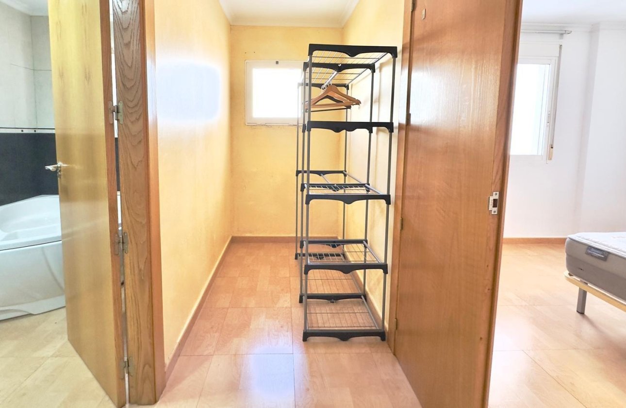 Resale - Apartment -
Torrevieja - Centro