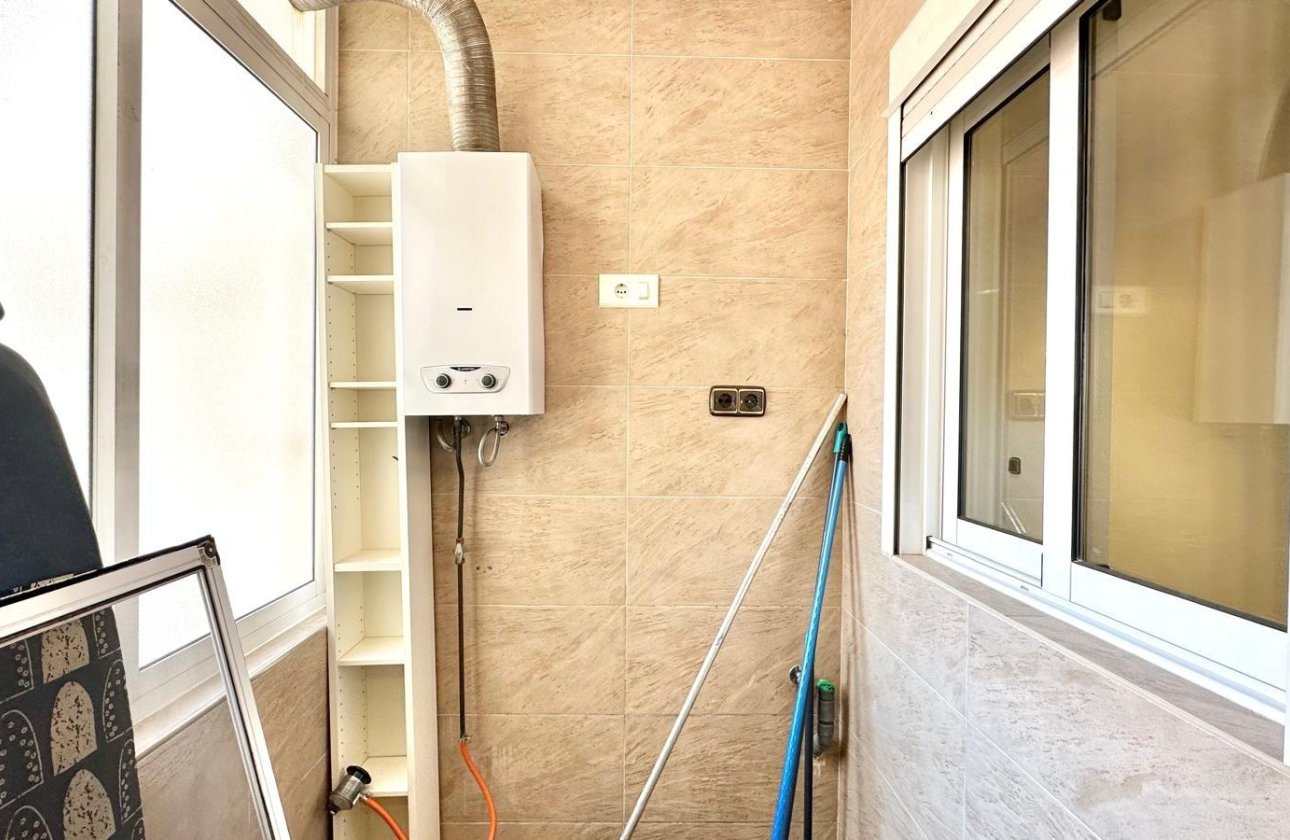 Resale - Apartment -
Torrevieja - Centro