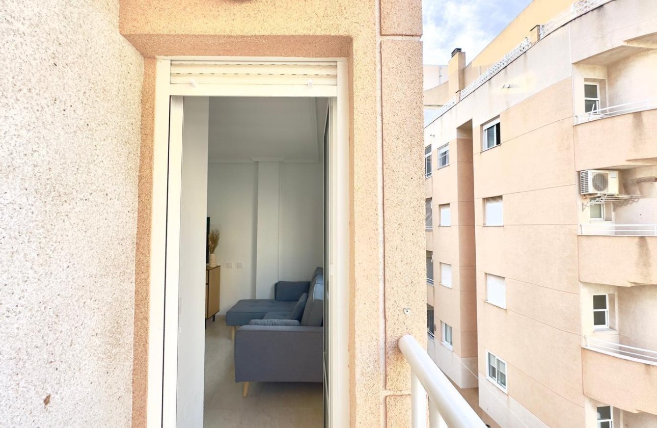 Resale - Apartment -
Torrevieja - Centro