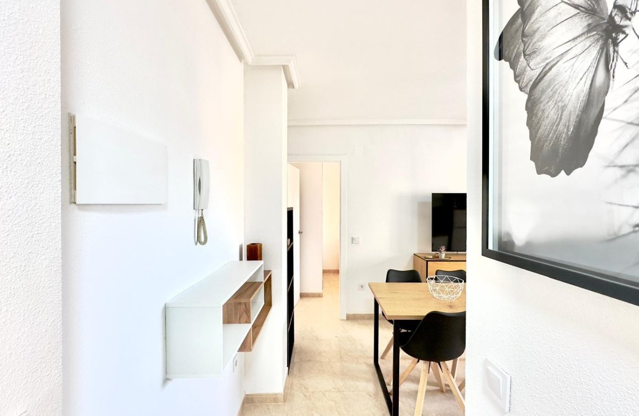 Resale - Apartment -
Torrevieja - Centro