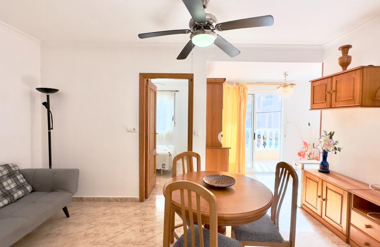 Resale - Apartment -
Torrevieja - Centro