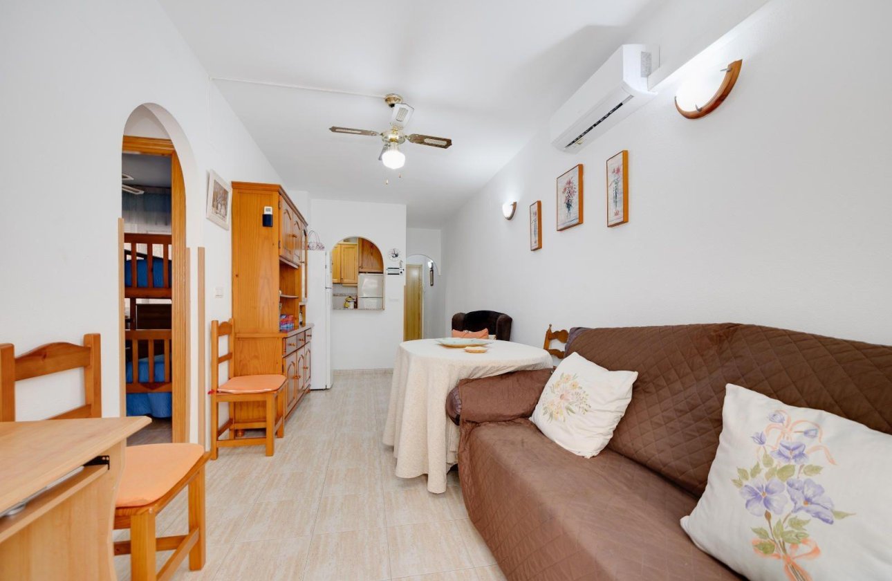 Resale - Apartment -
Torrevieja - Centro