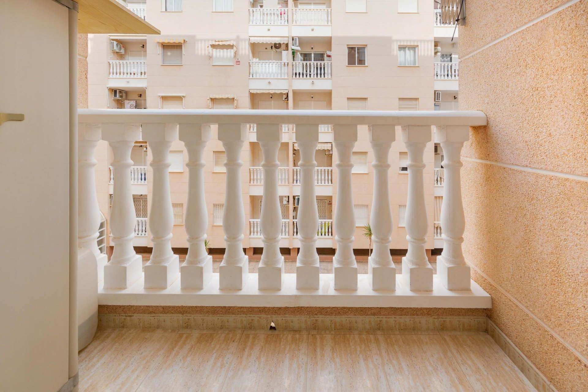 Resale - Apartment -
Torrevieja - Centro