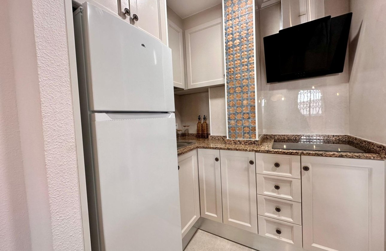 Resale - Apartment -
Torrevieja - Centro