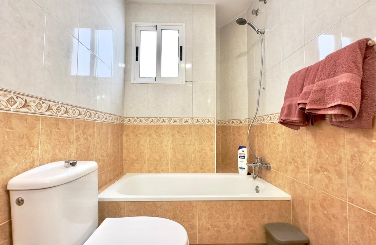 Resale - Apartment -
Torrevieja - Centro