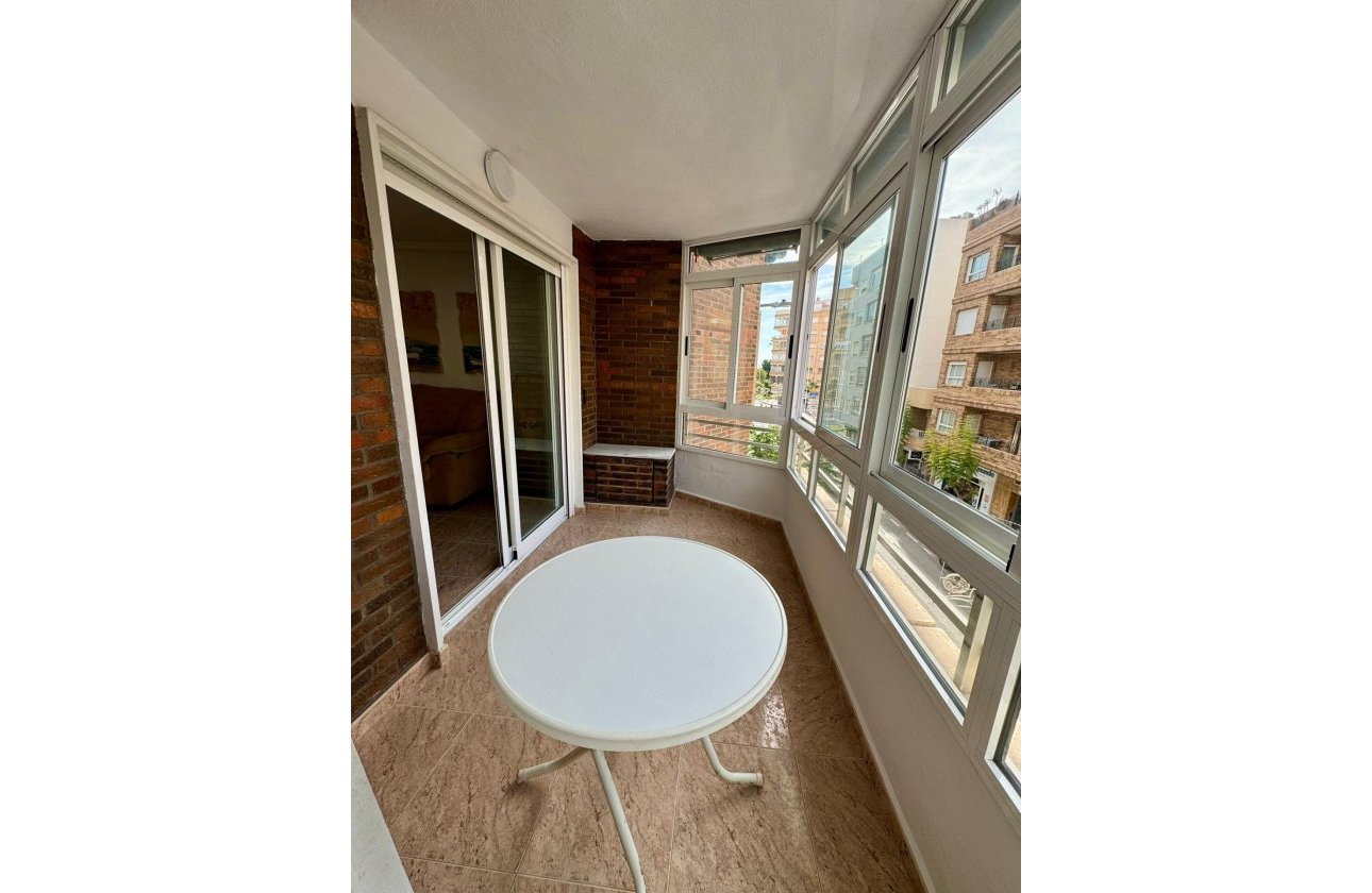 Resale - Apartment -
Torrevieja - Centro