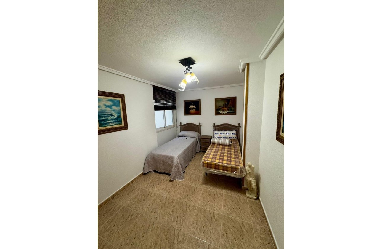 Resale - Apartment -
Torrevieja - Centro