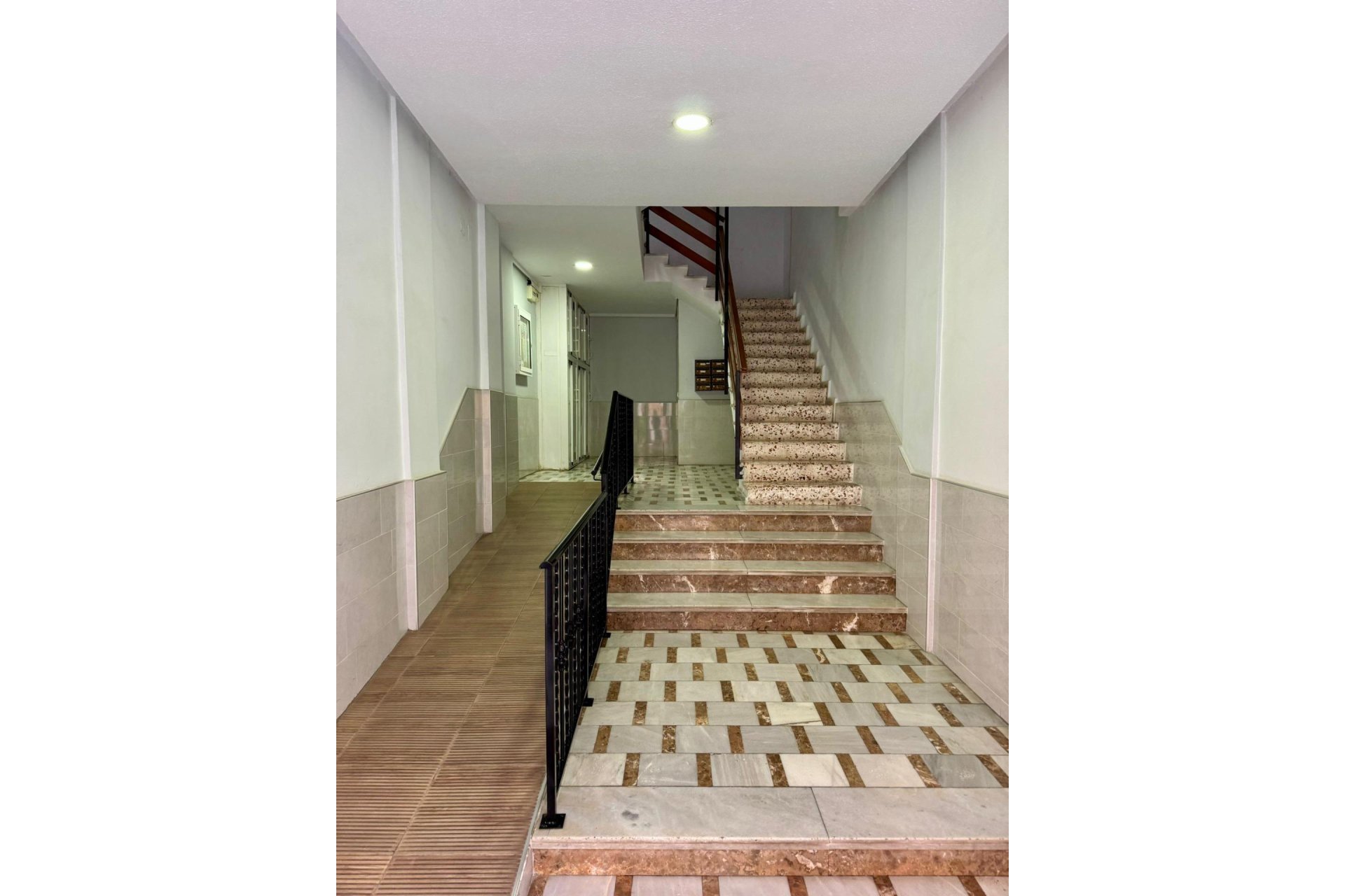 Resale - Apartment -
Torrevieja - Centro