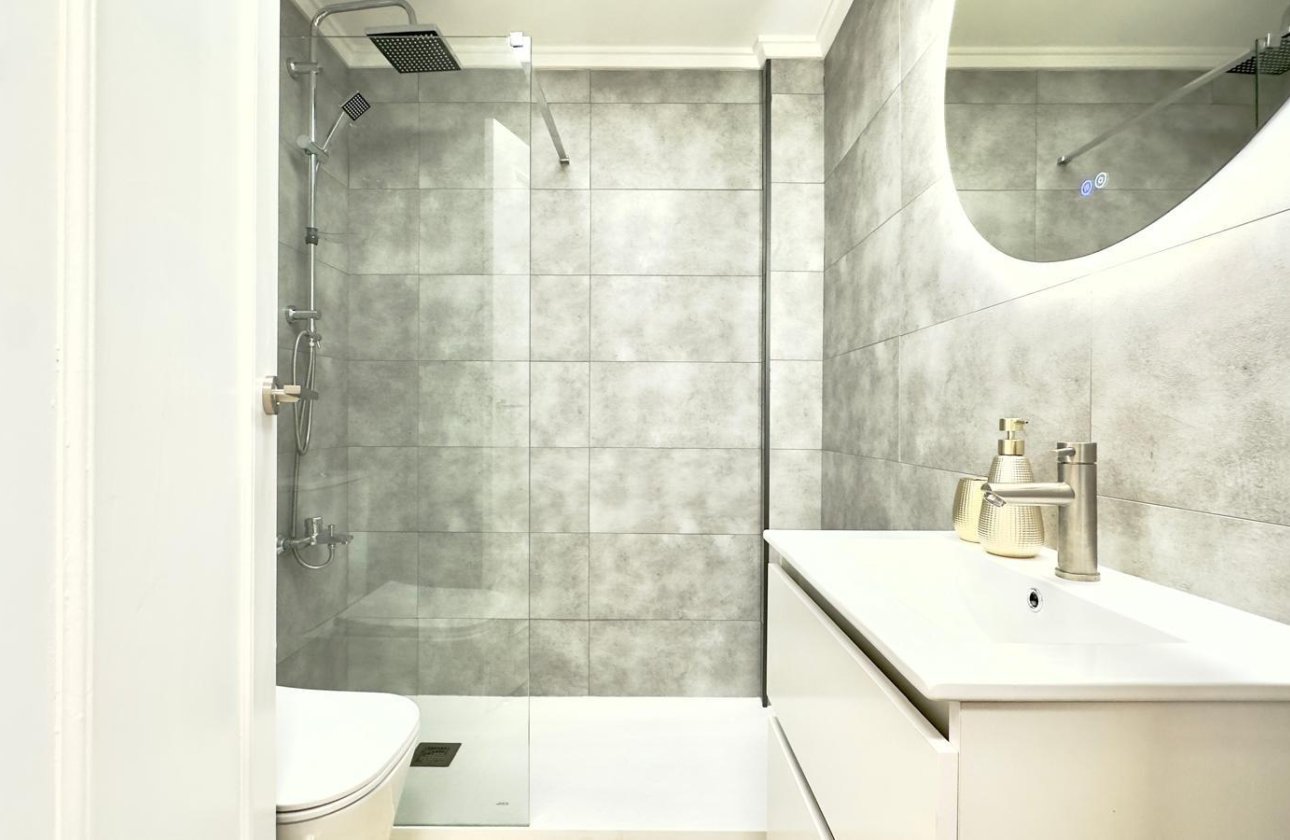 Resale - Apartment -
Torrevieja - Centro