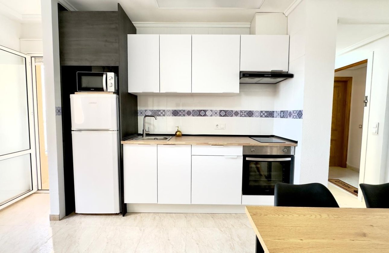 Resale - Apartment -
Torrevieja - Centro