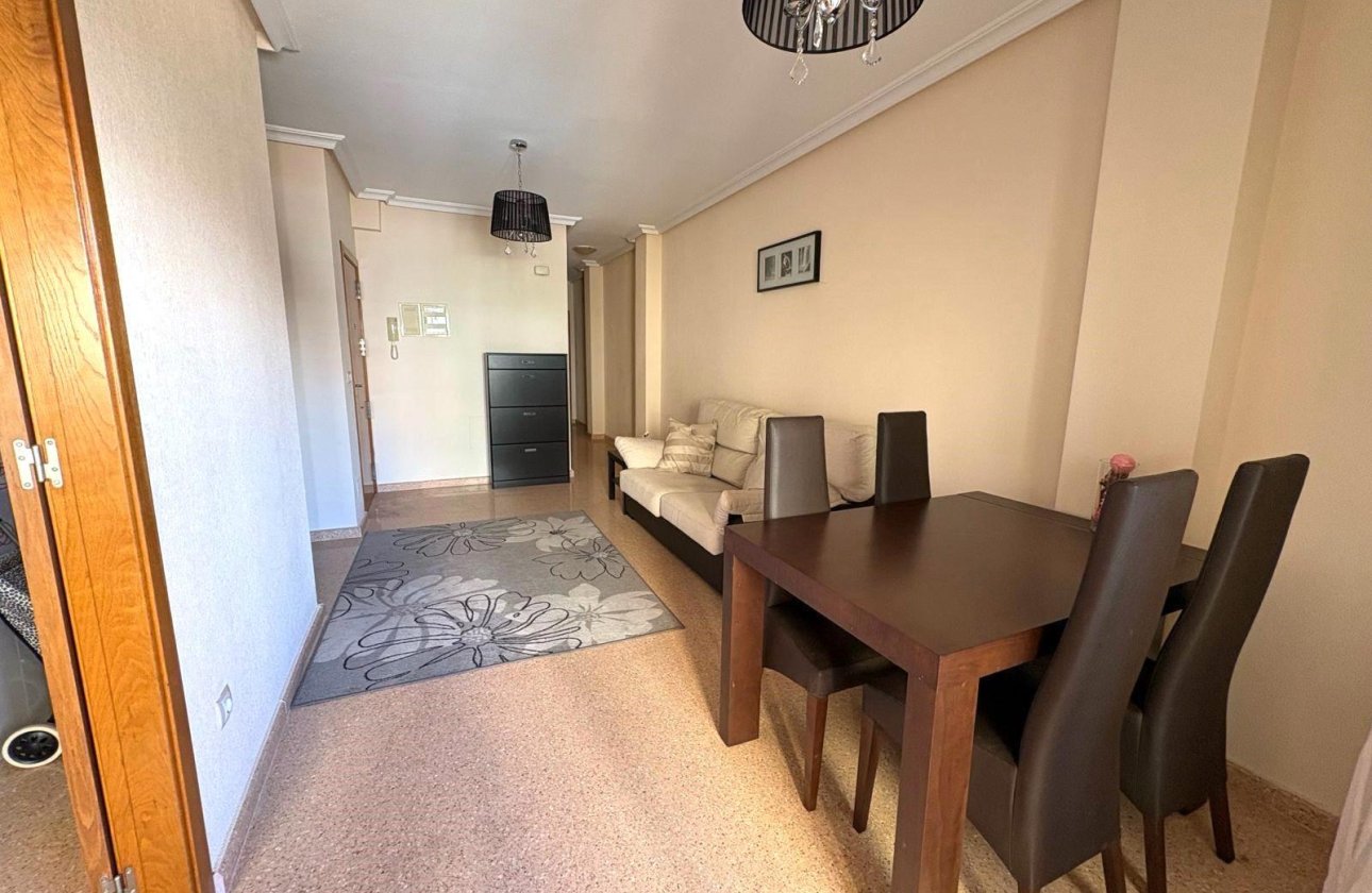 Resale - Apartment -
Torrevieja - Centro