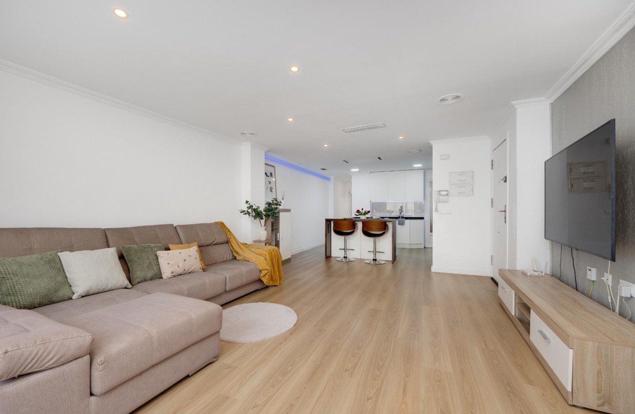 Resale - Apartment -
Torrevieja - Centro