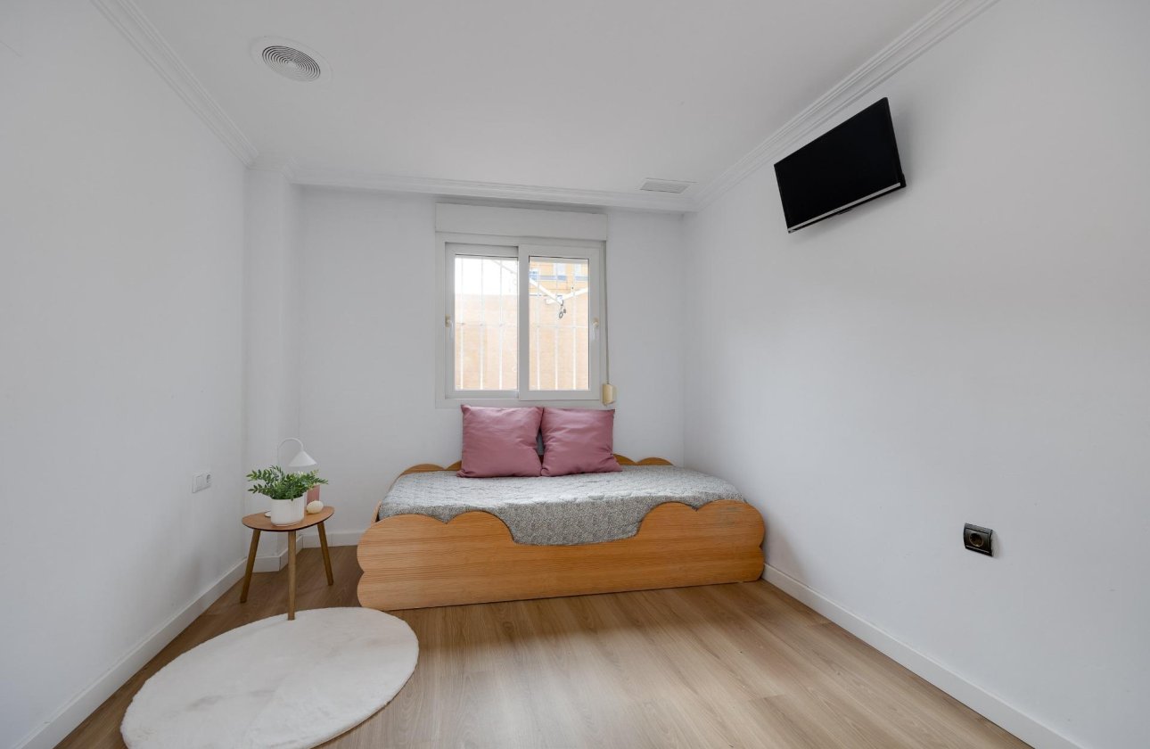Resale - Apartment -
Torrevieja - Centro