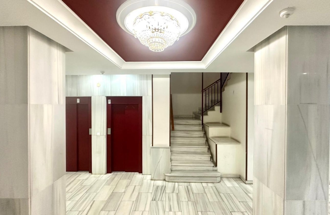 Resale - Apartment -
Torrevieja - Centro