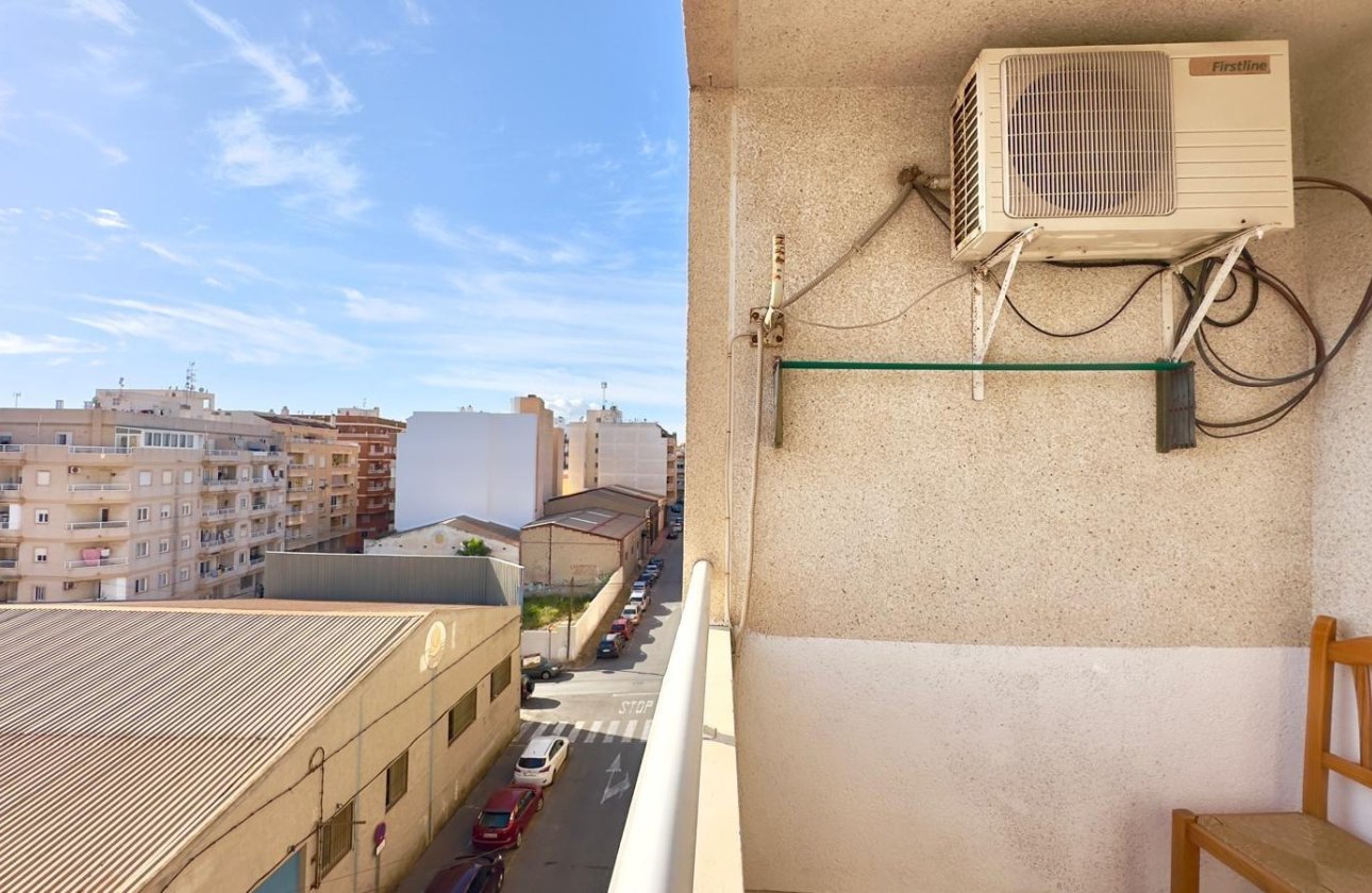 Resale - Apartment -
Torrevieja - Centro
