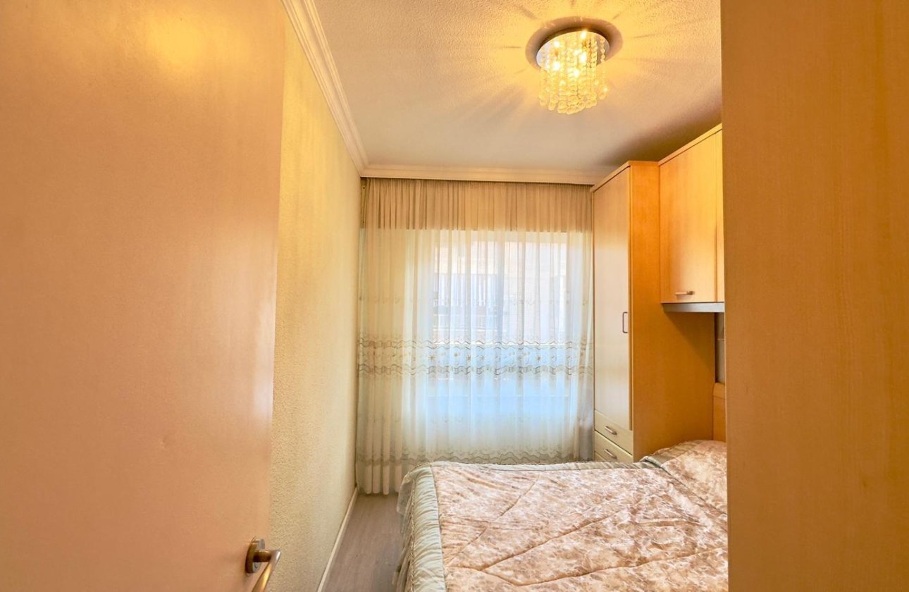 Resale - Apartment -
Torrevieja - Centro