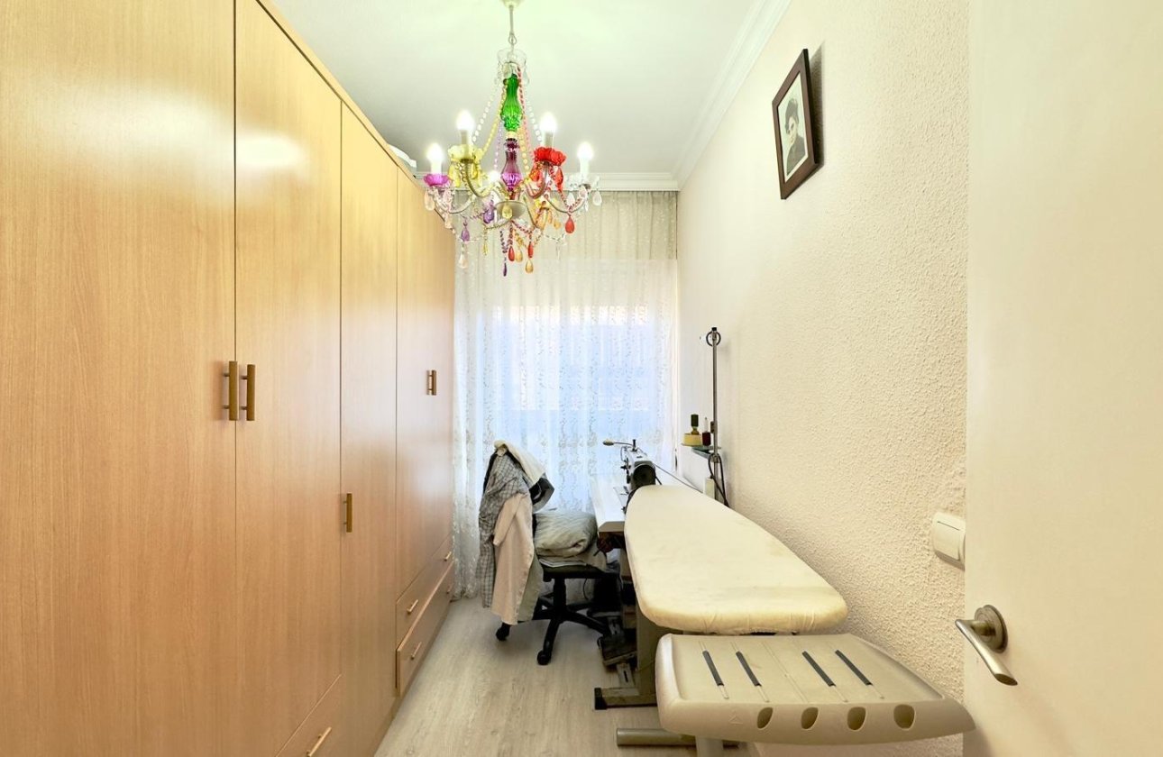 Resale - Apartment -
Torrevieja - Centro