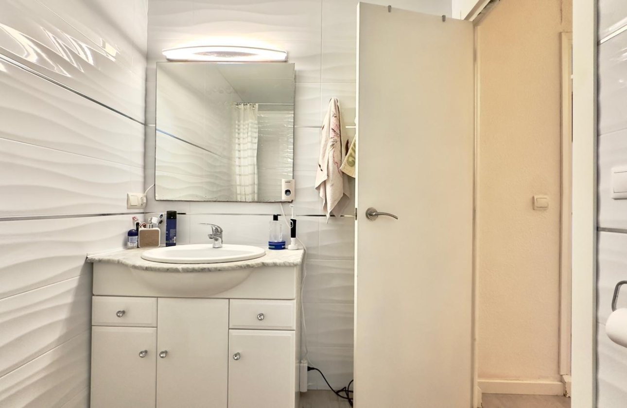 Resale - Apartment -
Torrevieja - Centro