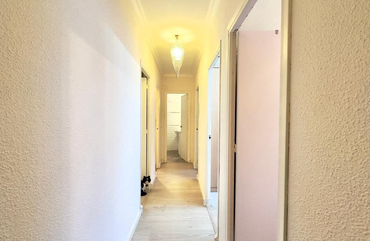 Resale - Apartment -
Torrevieja - Centro