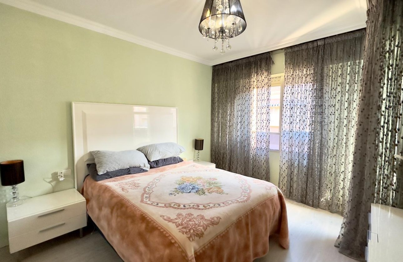 Resale - Apartment -
Torrevieja - Centro