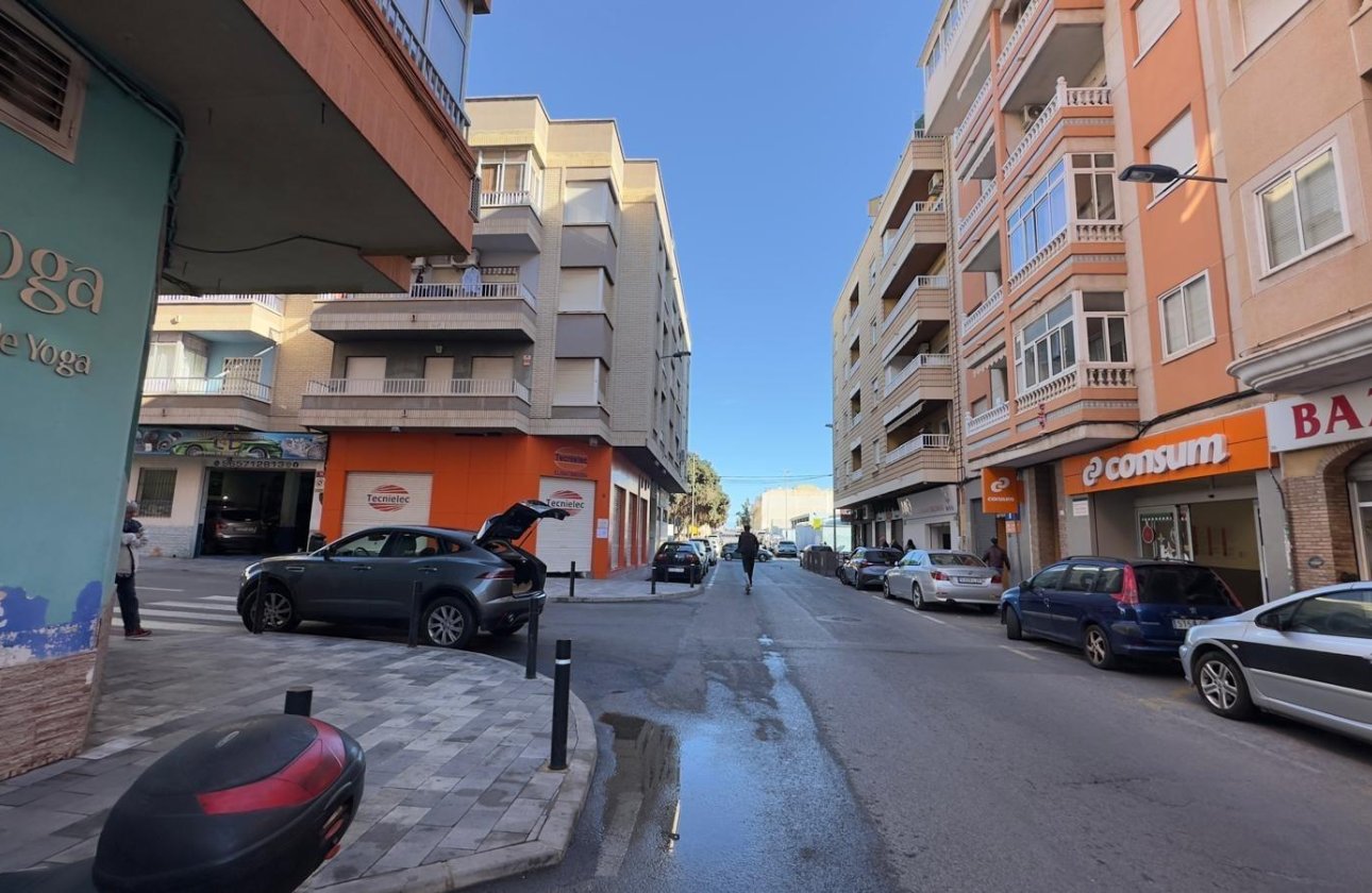 Resale - Apartment -
Torrevieja - Centro
