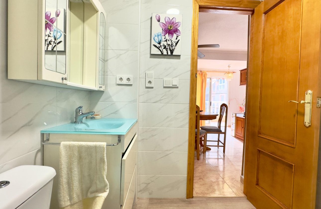 Resale - Apartment -
Torrevieja - Centro