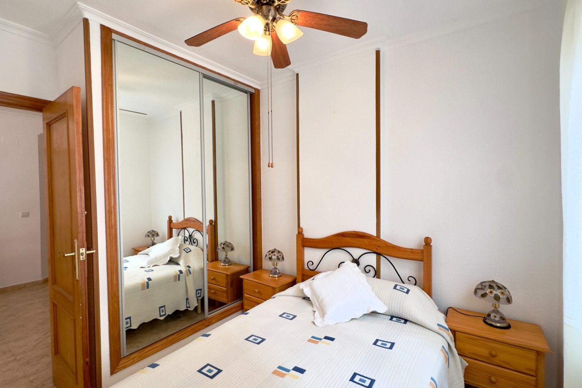 Resale - Apartment -
Torrevieja - Centro