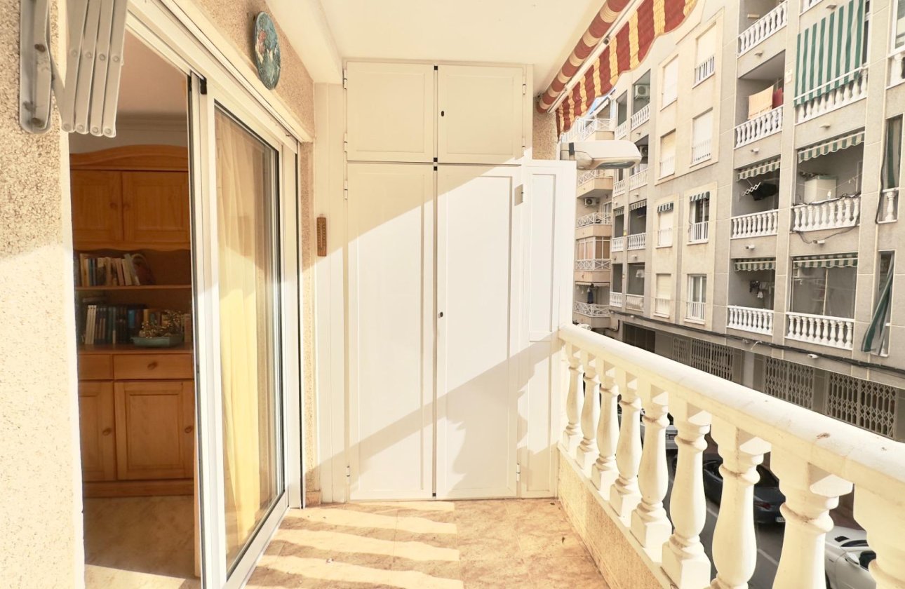 Resale - Apartment -
Torrevieja - Centro