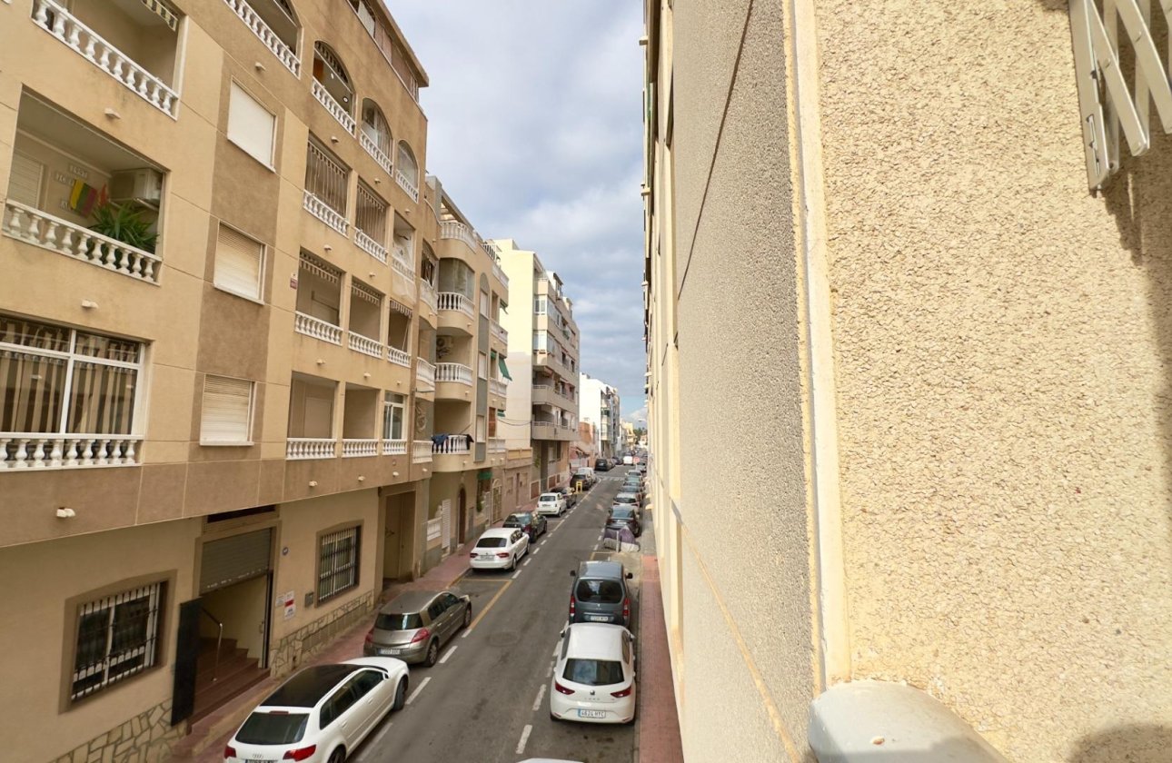 Resale - Apartment -
Torrevieja - Centro