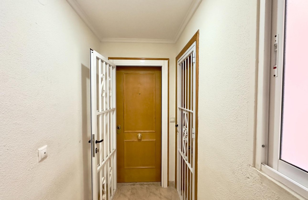 Resale - Apartment -
Torrevieja - Centro