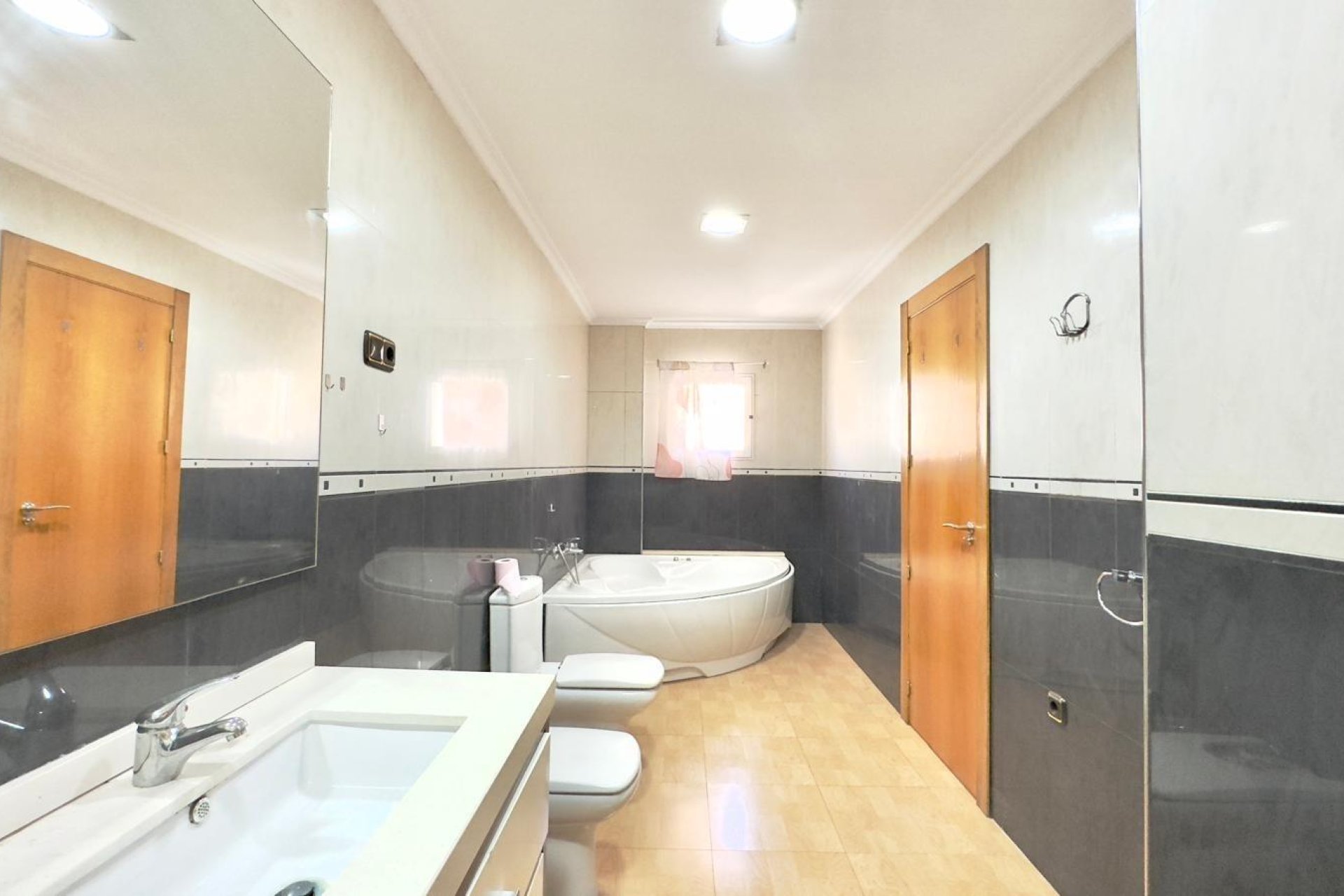 Resale - Apartment -
Torrevieja - Centro