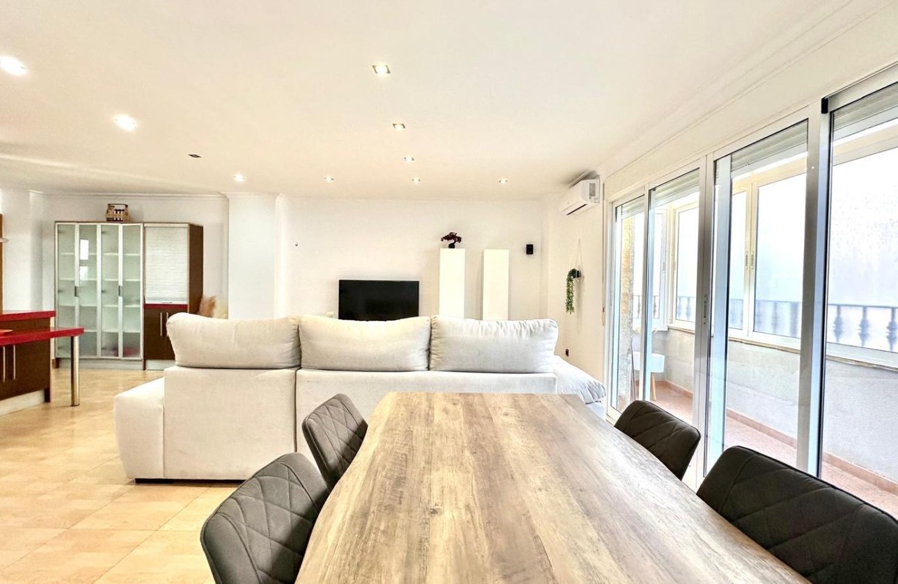 Resale - Apartment -
Torrevieja - Centro