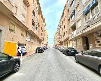 Resale - Apartment -
Torrevieja - Centro