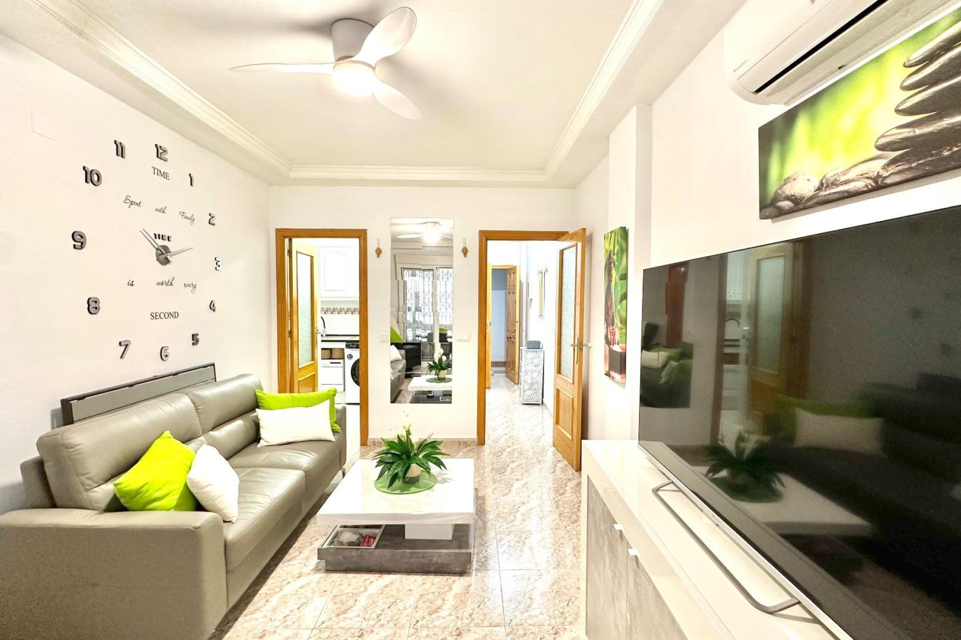 Resale - Apartment -
Torrevieja - Centro