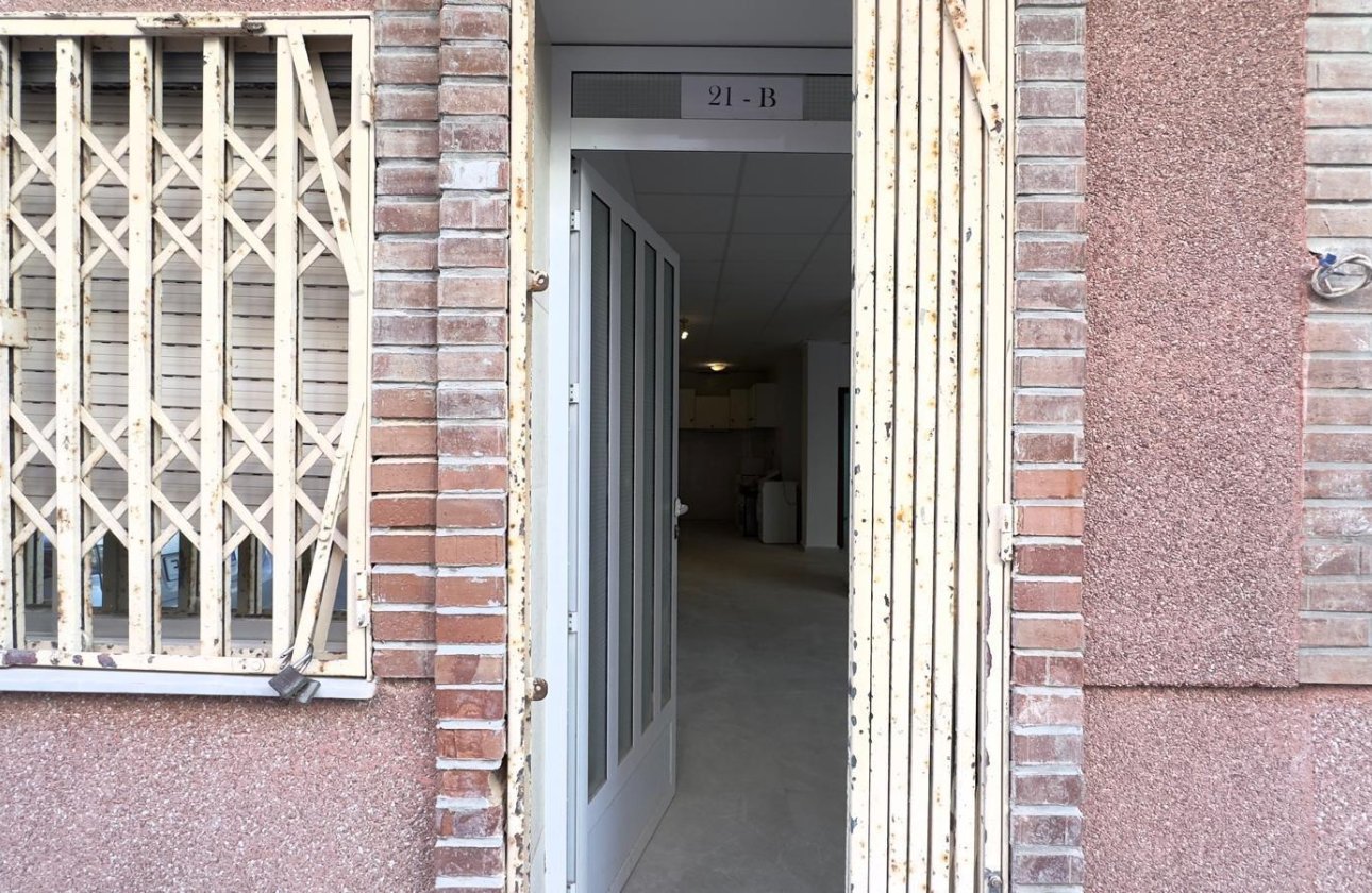 Resale - Apartment -
Torrevieja - Centro