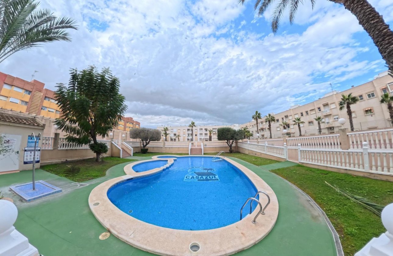 Resale - Apartment -
Torrevieja - Centro