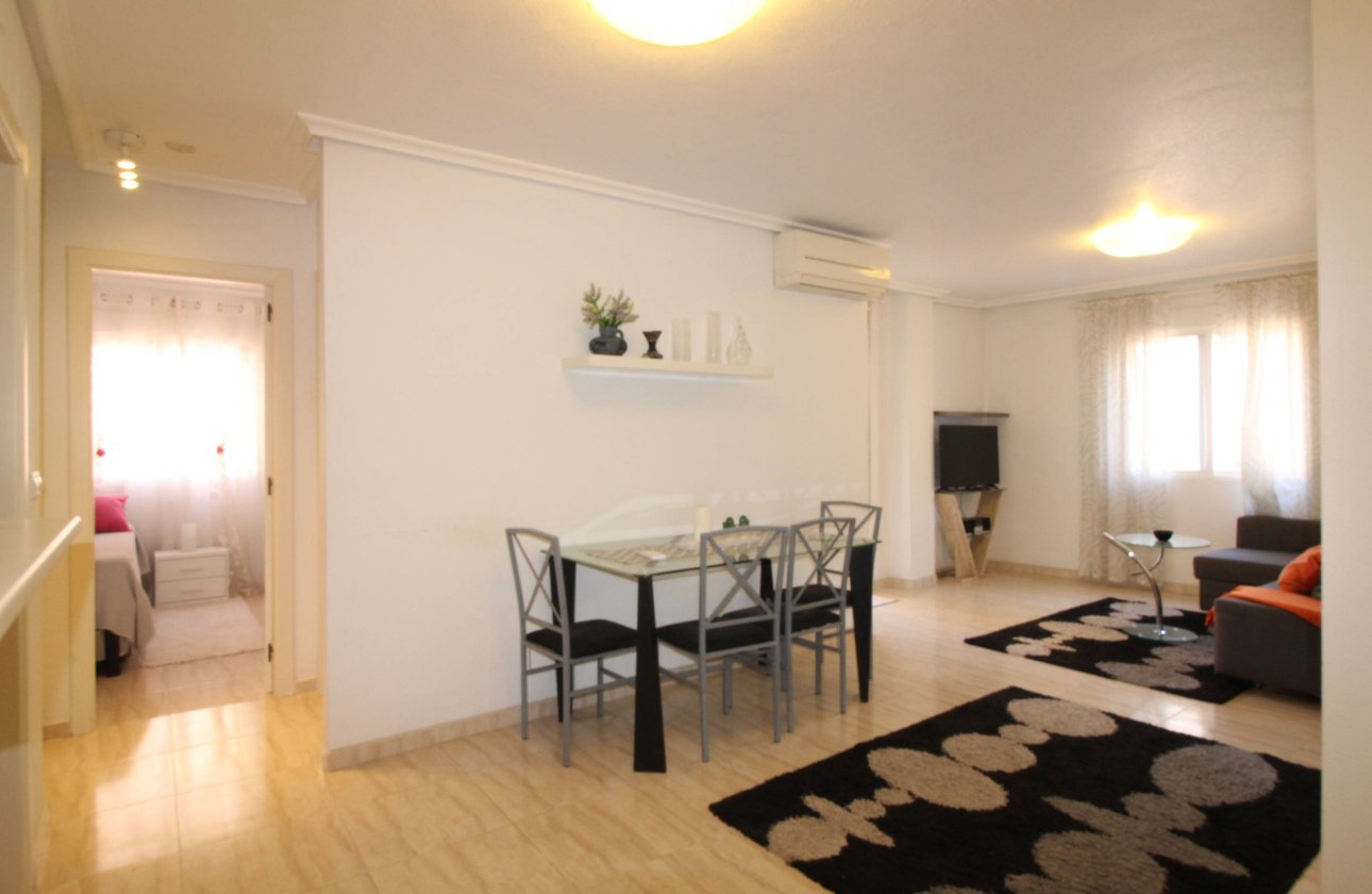 Resale - Apartment -
Torrevieja - Centro