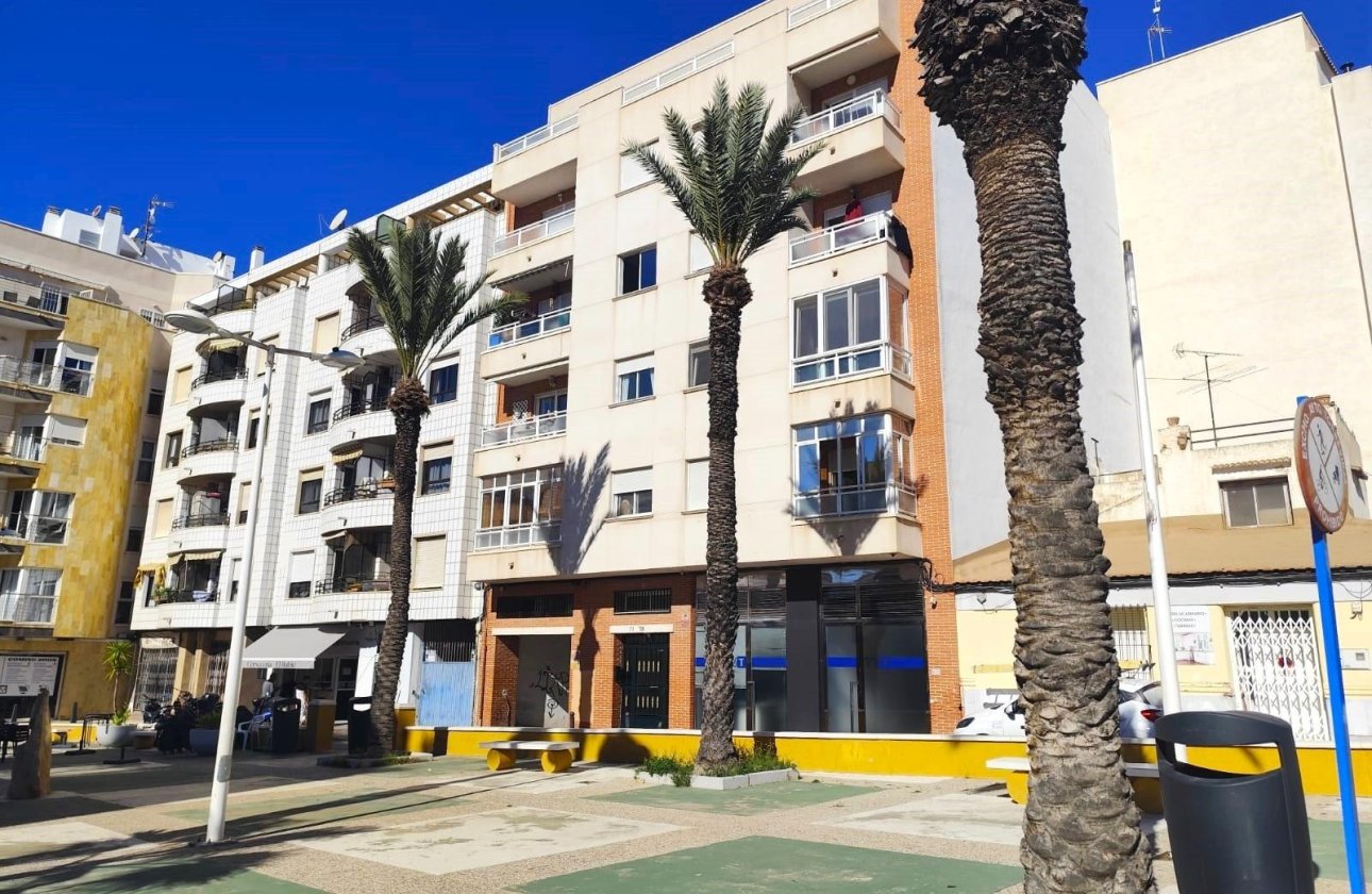 Resale - Apartment -
Torrevieja - Centro