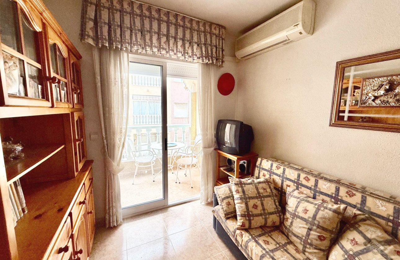 Resale - Apartment -
Torrevieja - Centro