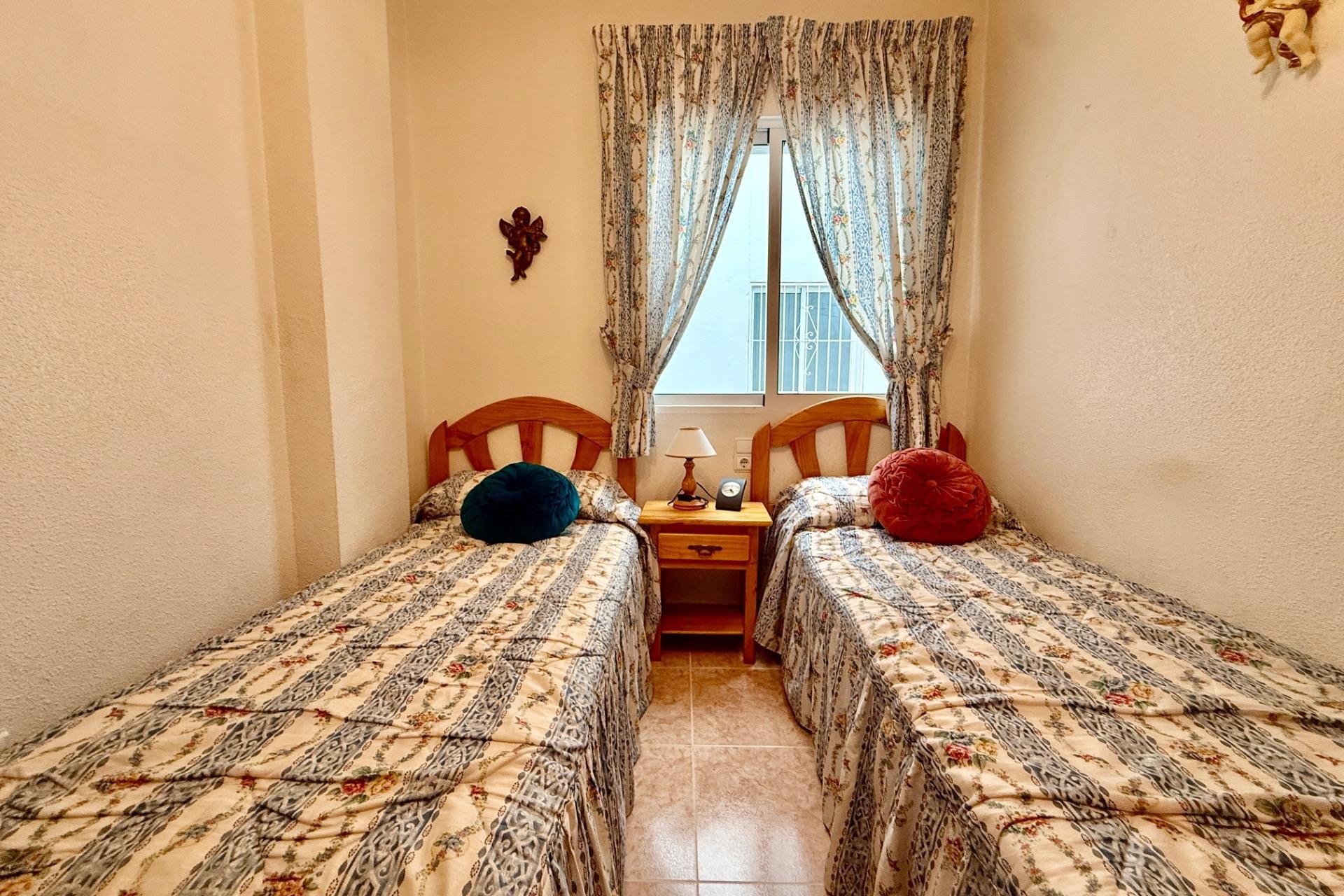 Resale - Apartment -
Torrevieja - Centro